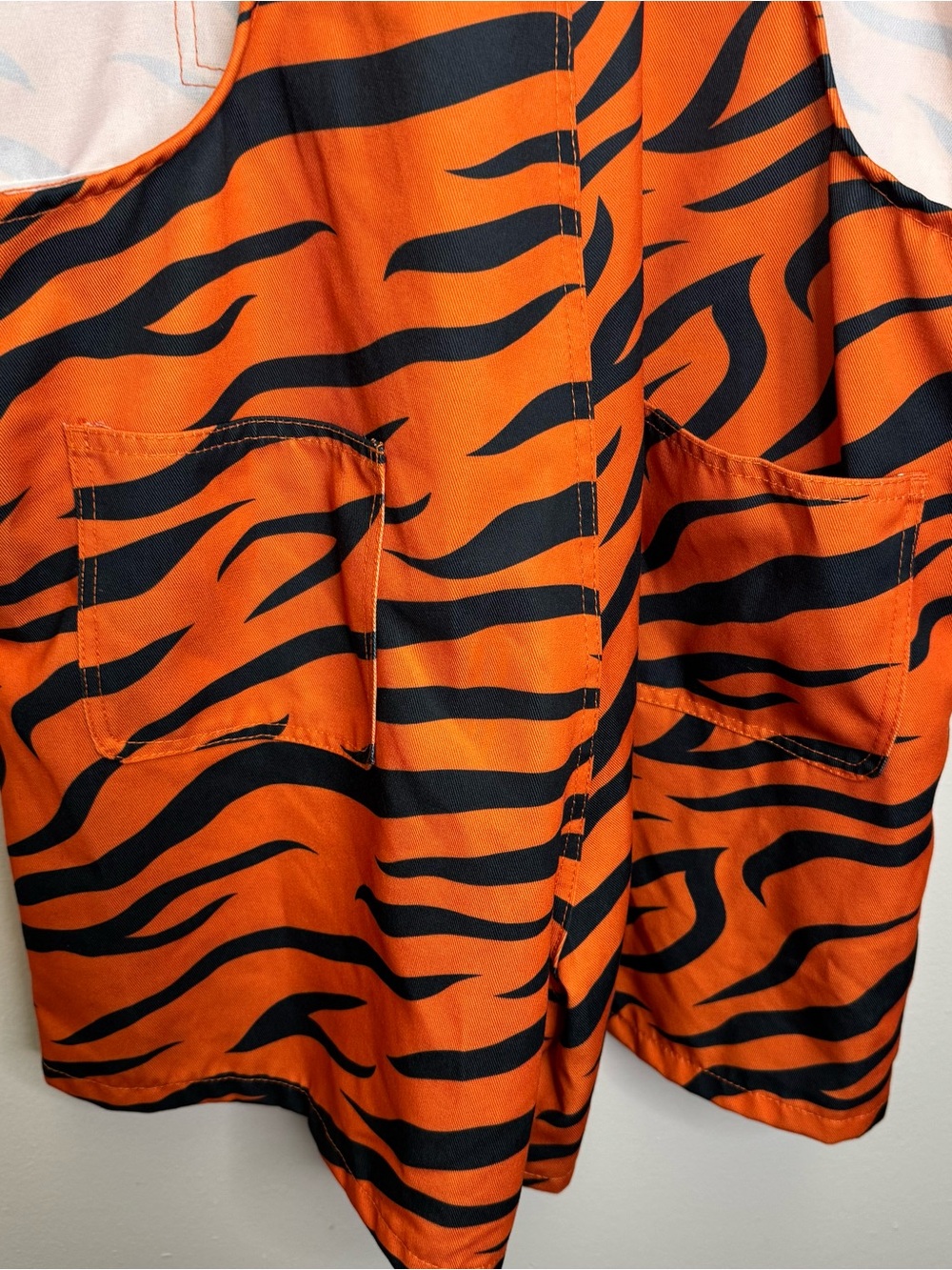 Women’s Foco Cincinnati Bengals Orange Tiger-Stripe Bib Overalls Medium - Picture 8 of 10